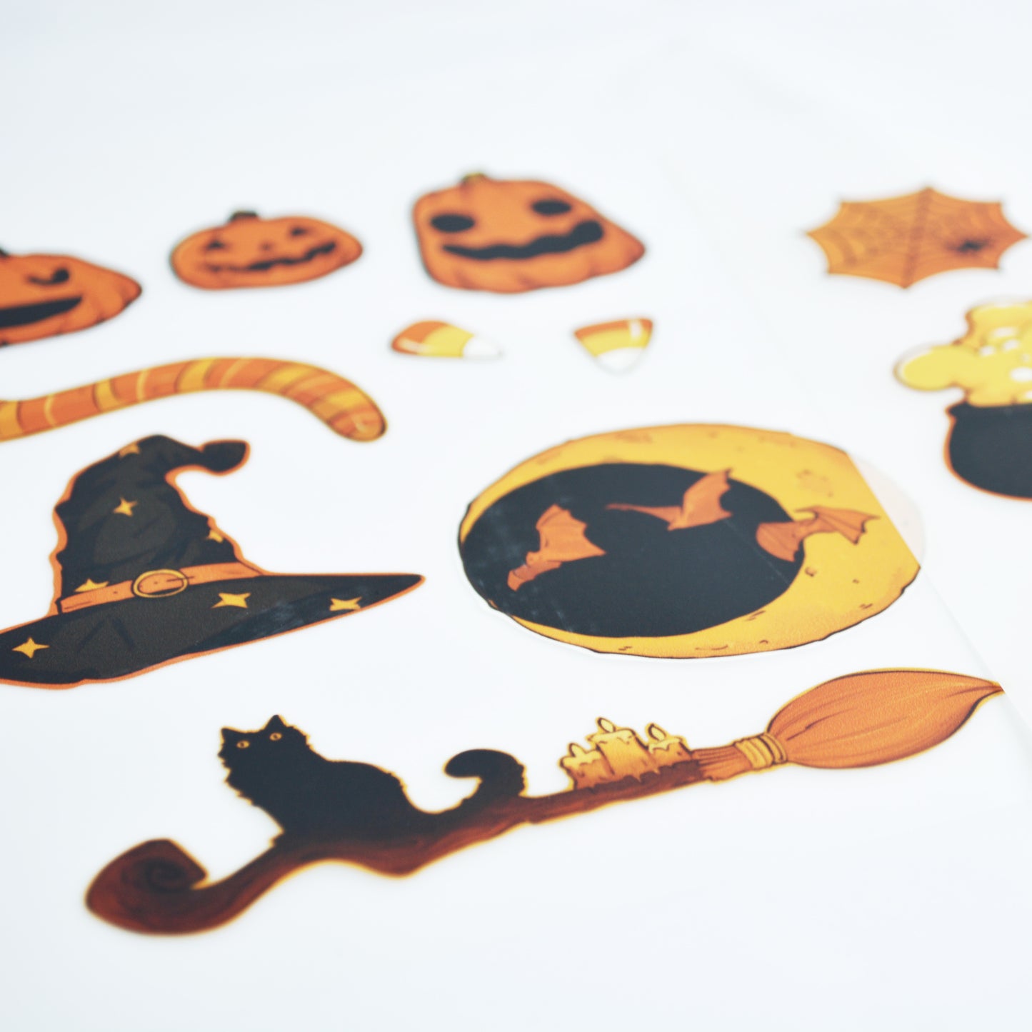 Artstickly Halloween Iron-On Patch Set for Textiles, 2 Sheets DIN A5 for Ironing | Decorate T-Shirts, Jeans, Hoodies | Large and Small Patches for Kids, Families, and Adults